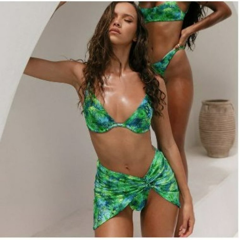 VDM The Label Kylie Skirt Tropical Small‎ Revolve
